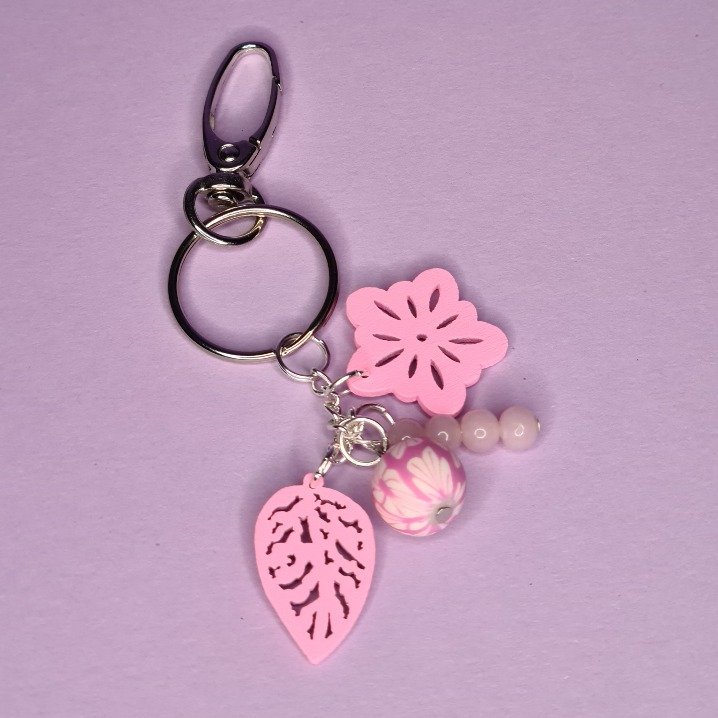 KC01 Pink wooden and beaded keychain 01